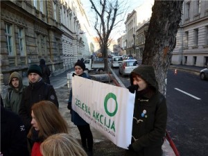 Održana je tiskovna konferencija Zelene akcije povodom mogućeg rušenja stabala u Gajevoj ulici. Foto HINA/ Dario GRZELJ/ dag