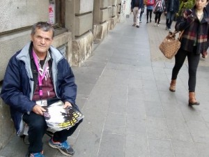 Ivo Grgić već sedam ili osam godina prodaje časopis Ulične svjetiljke