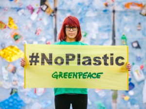 Greenpeace - Plasticni val (3)