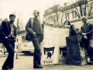 Na sezonu 1990./1991. Galerije Studentskog centra podsjetit će se plakatima, pozivnicama i katalozima iz tog doba.