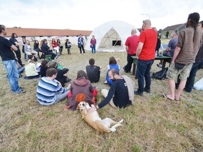 Platforma za Društveni centar Čakovec inicijativa je 20-ak organizacija civilnog društva, društvenih i kulturnih aktivista/kinja i građana/ki.