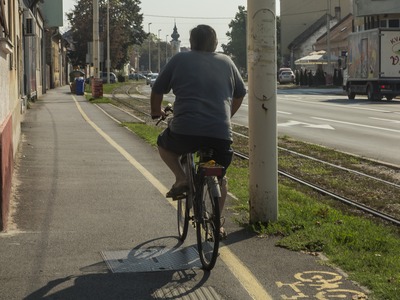 Osijek je premrežen biciklističim stazama, ali na nekim mjestima nisu povezane