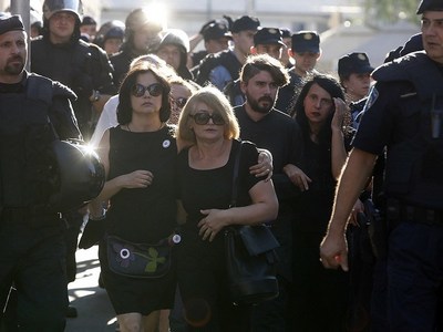 Tvrde kako su policajci tolerirali veličanje NDH, fašistička obilježja na majicama nasilnika i fašističke pozdrave