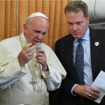Papa: Homoseksualce treba poštivati, ali rodna teorija u školama je neprihvatljiva