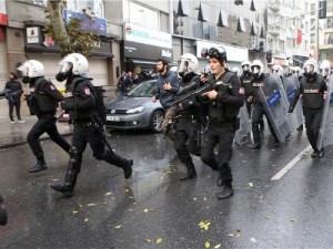 Prosvjedi Kurda u Istambulu, foto: EPA/TOLGA BOZOGLU