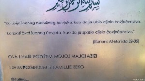 Ove stihove iz Kurana Amir Reko je dao napisati na grobu svoje ubijene majke