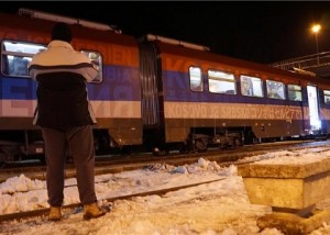 Vlak iz Beograda zaustavljen zbog mogućih sukoba s Albancima, foto HINA/ Tanjug/ Edib Tahirović