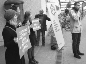 Protest liste 'Za radnički Karlovac' pred Kauflandom 