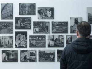 Otvorena izložba "Spomenici na nišanu - Zatiranje povijesti i sjećanja", izložbu organiziraju Sense - Centar za tranzicijsku pravdu i Documenta - Centar za suočavanje s prošlošću. foto HINA/ Daniel KASAP/ dk