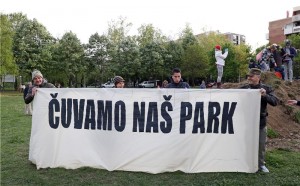 Prosvjedno okupljanje u Parku Tranjanska Savica pod nazivom "Obranili smo jednom, obranit ćemo opet!" u organizaciji Inicijative Čuvamo naš park. foto HINA/ Damir SENČAR 