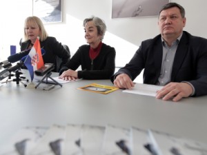 Na slici Marija Slišković, Jadranka Cigelj i Vlado Marić. Foto HINA/ Dario GRZELJ/ dag