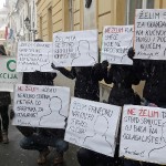 Zagreb: Zelena akcija prosvjednim performansom zatražila kvalitetan sustav odvajanja otpada