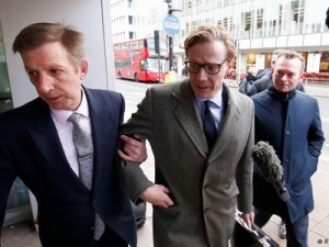 Predsjednik uprave Cambridge Analytica Alexander Nix sada mora odogovarati na mnogo neugodnih pitanja.