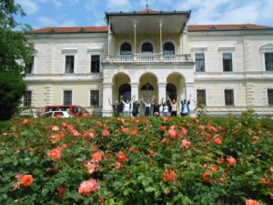 Volonterke udruge Smiješak za sve i volonteri INA-e uređivali su Dječji dom Laduč, podružnicu Dječjeg doma Zagreb. 