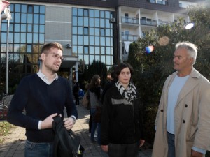 Na konferenciji su govorili Julija Kranjec (S), Centar za mirovne studije; Dag Oršić (D), volonter Centra za mirovne studije i Ivan Novosel (L), Kuća ljudskih prava.  Foto HINA/ Dario GRZELJ