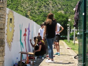 Na slici akcija oslikavanja obale Zrmanje, foto Eko Zadar