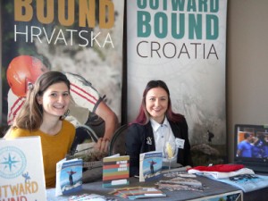 Na fotografiji volonterke iz organizacije Hrvatska škola Outward Bound. foto HINA/ Zvonimir KUHTIĆ/