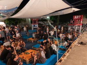 kvartart-2018-art-buvljak-koncert-nipplepeoplea-ilustracija-dnevni-boravak-66f785e830788fff53f8f065aa4e3a6f_view_article_new