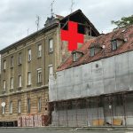 Umjetnička akcija postavljanja crvenih križeva na Ilici