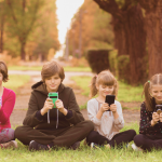 Sigurnost djece u digitalnom svijetu: Hrabri telefon razvija edukativne materijale za roditelje i djecu