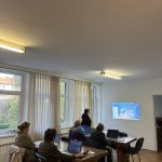 Zajedno učimo za bolje sutra – od sigurnosti na internetu do korištenja pametnih telefona! 📱💙